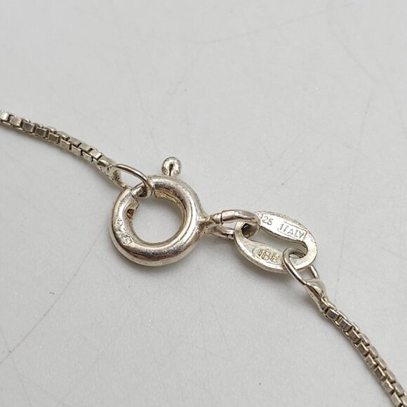 Sterling Silver 18" Box Chain Necklace 925 Italy Lightweight 2g Womens Jewelry - Picture 5 of 7